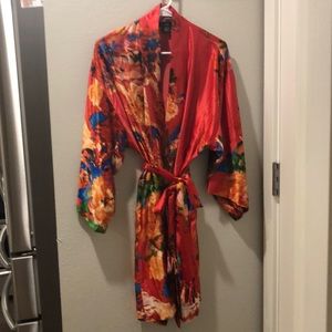Red silky floral Natori robe - size S